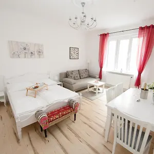traditional-apartments-tav-city.vienna-besthotels.com/